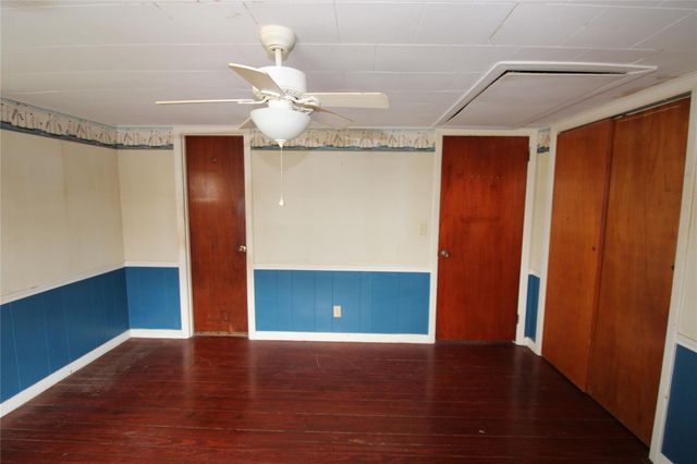 107 Admiral Lane, Freeport, TX 77541