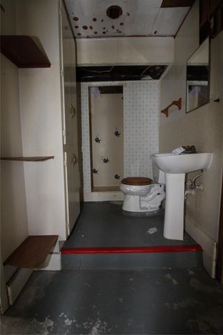 107 Admiral Lane, Freeport, TX 77541