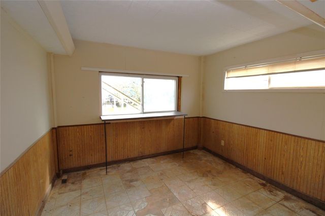 107 Admiral Lane, Freeport, TX 77541