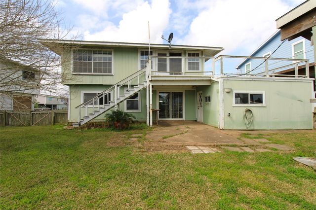 107 Admiral Lane, Freeport, TX 77541