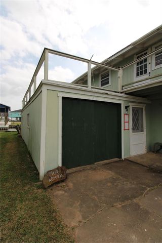 107 Admiral Lane, Freeport, TX 77541