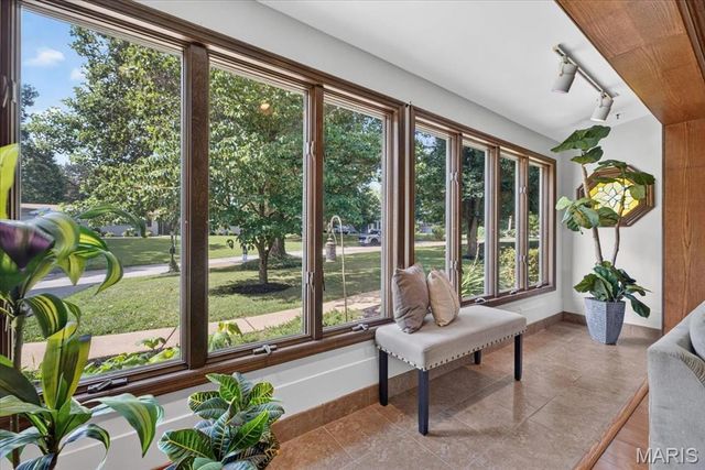 2517 Trossock Lane, St Louis, MO 63122