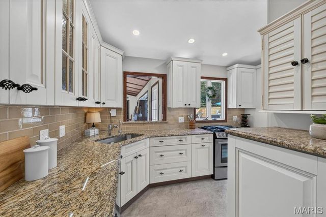 2517 Trossock Lane, St Louis, MO 63122