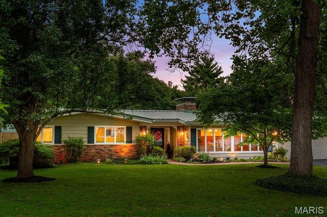 2517 Trossock Lane, St Louis, MO 63122
