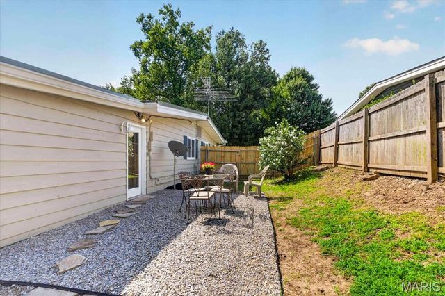 2517 Trossock Lane, St Louis, MO 63122
