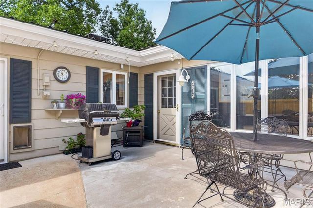 2517 Trossock Lane, St Louis, MO 63122