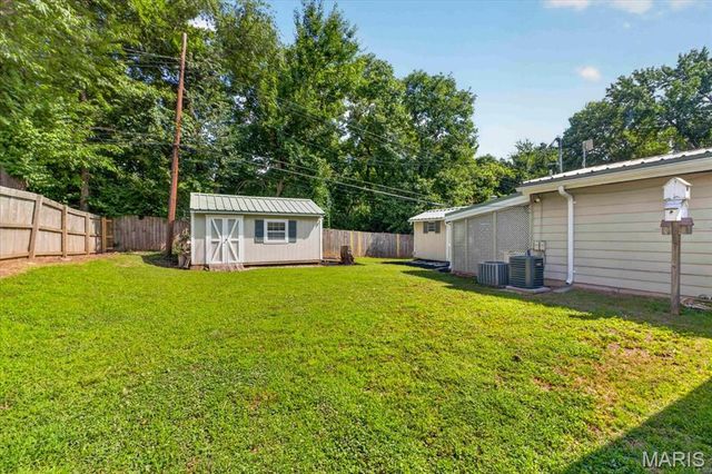 2517 Trossock Lane, St Louis, MO 63122