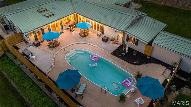 2517 Trossock Lane, St Louis, MO 63122