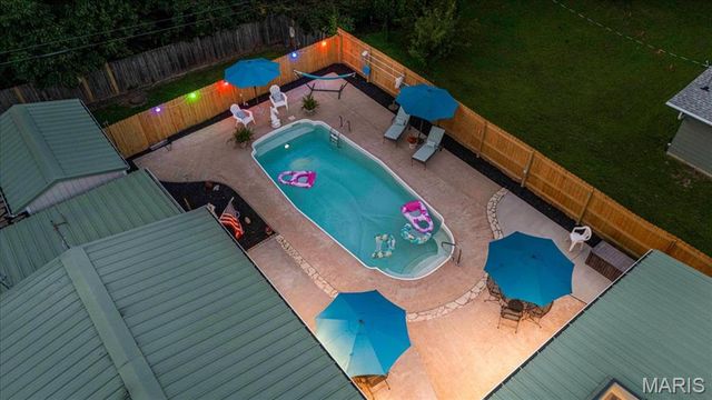 2517 Trossock Lane, St Louis, MO 63122