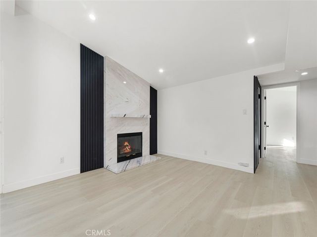 20528 & 20526 Hamlin Street, Winnetka, CA 91306