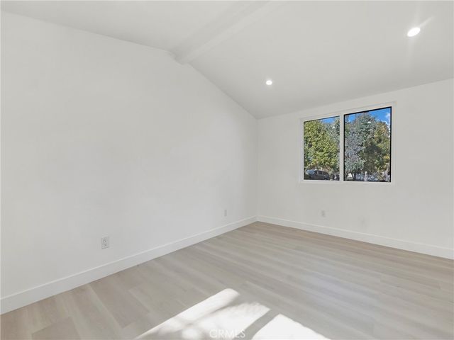 20528 & 20526 Hamlin Street, Winnetka, CA 91306