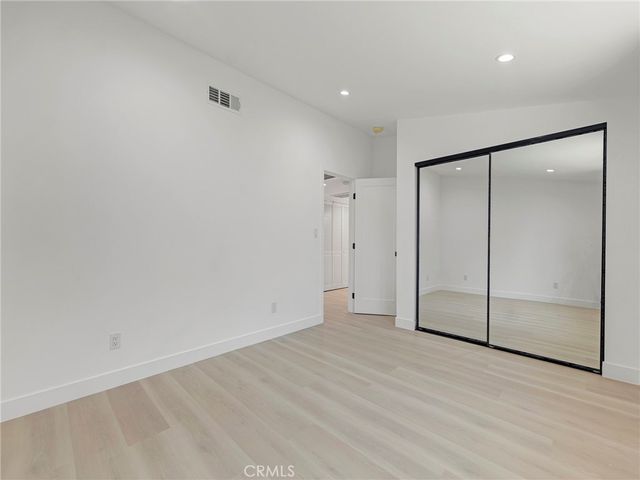 20528 & 20526 Hamlin Street, Winnetka, CA 91306