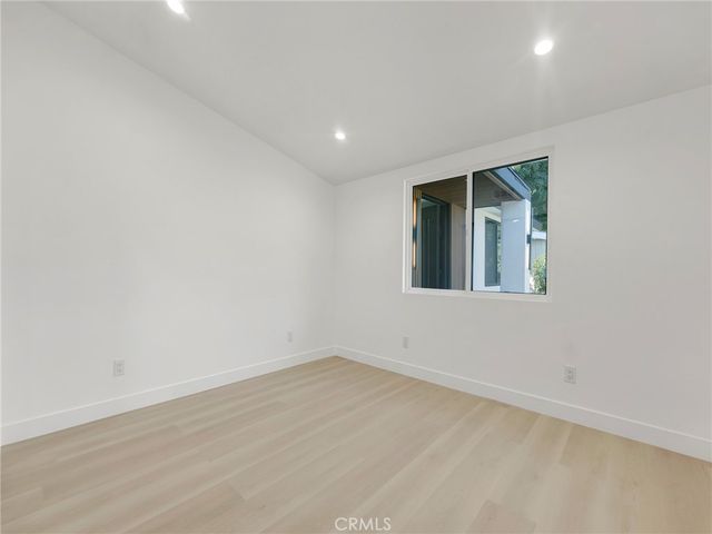 20528 & 20526 Hamlin Street, Winnetka, CA 91306