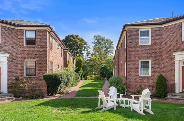 5 Garden Ct 1, Cambridge, MA 02138