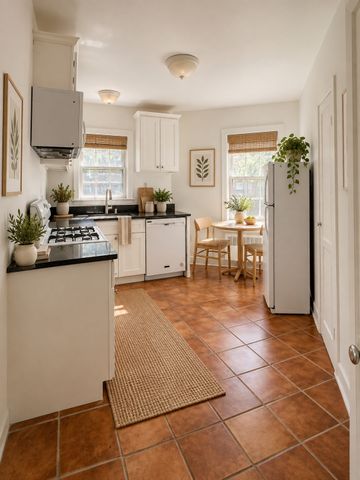 5 Garden Ct 1, Cambridge, MA 02138