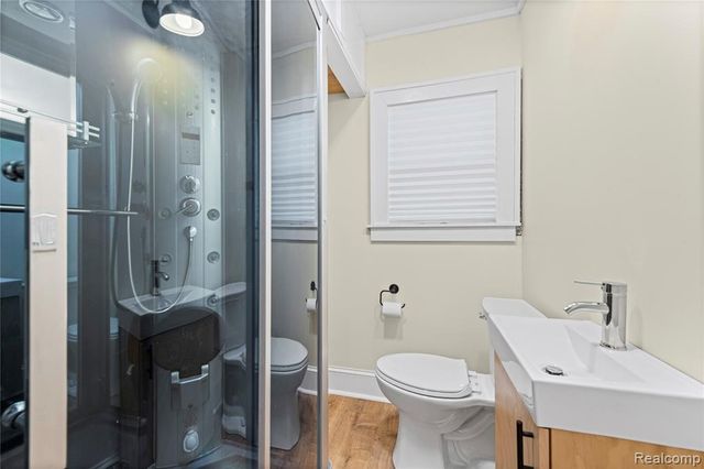 50 E Hayes Avenue, Hazel Park, MI 48030