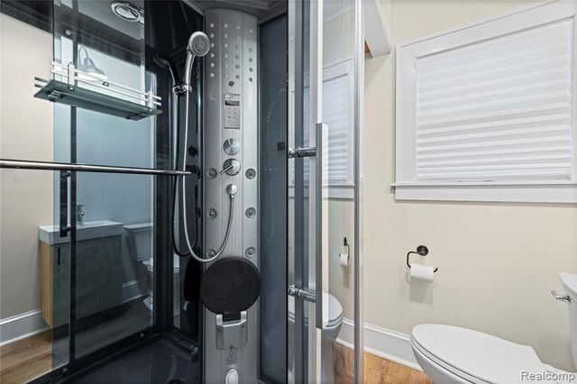 50 E Hayes Avenue, Hazel Park, MI 48030