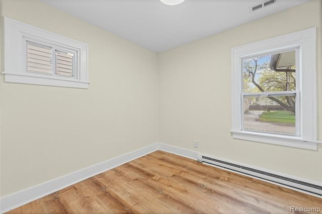 50 E Hayes Avenue, Hazel Park, MI 48030