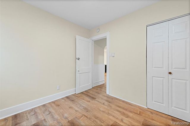 50 E Hayes Avenue, Hazel Park, MI 48030