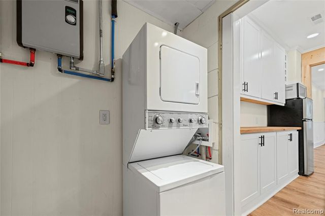 50 E Hayes Avenue, Hazel Park, MI 48030