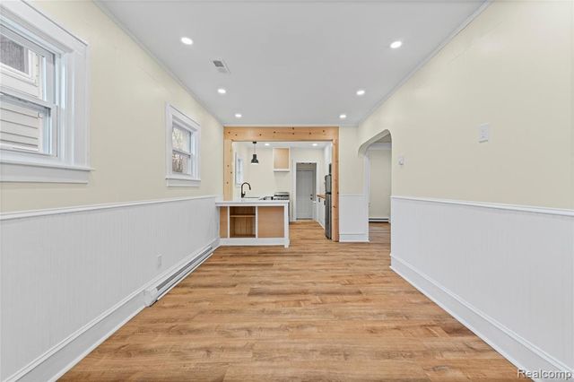 50 E Hayes Avenue, Hazel Park, MI 48030