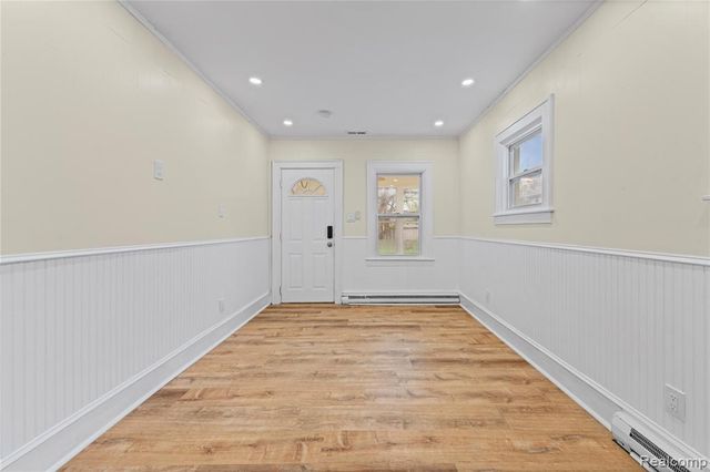 50 E Hayes Avenue, Hazel Park, MI 48030