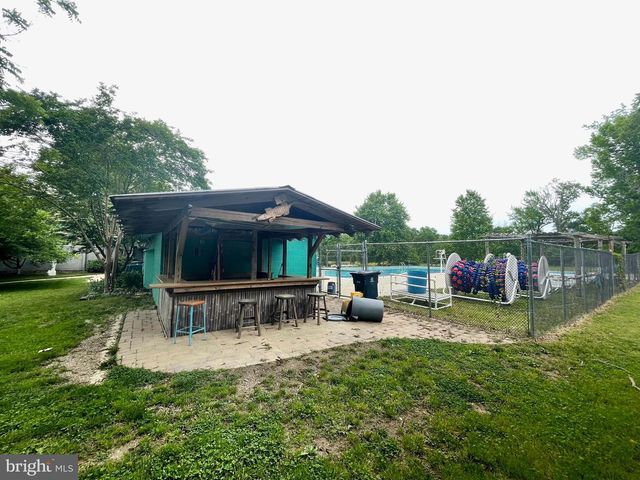 1304 BRYAN POINT RD, Accokeek, MD 20607