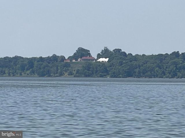 1304 BRYAN POINT RD, Accokeek, MD 20607