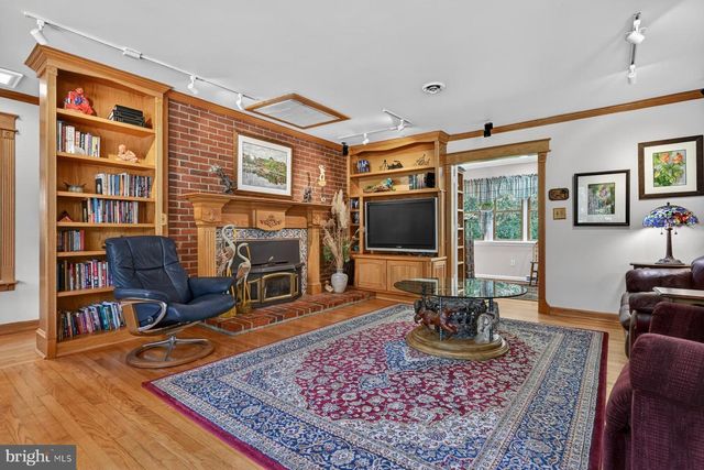 1304 BRYAN POINT RD, Accokeek, MD 20607