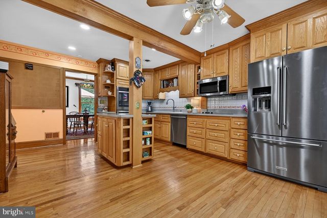 1304 BRYAN POINT RD, Accokeek, MD 20607