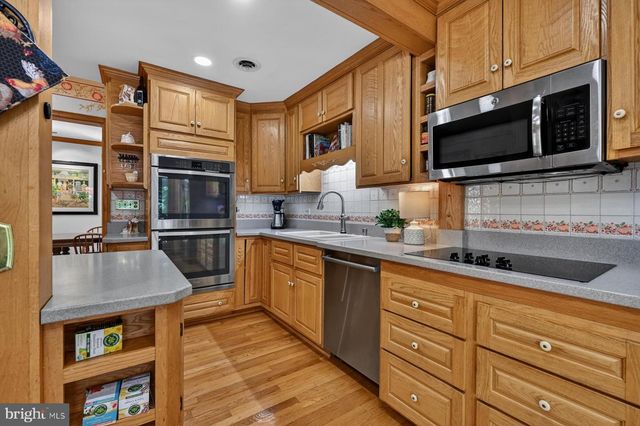 1304 BRYAN POINT RD, Accokeek, MD 20607