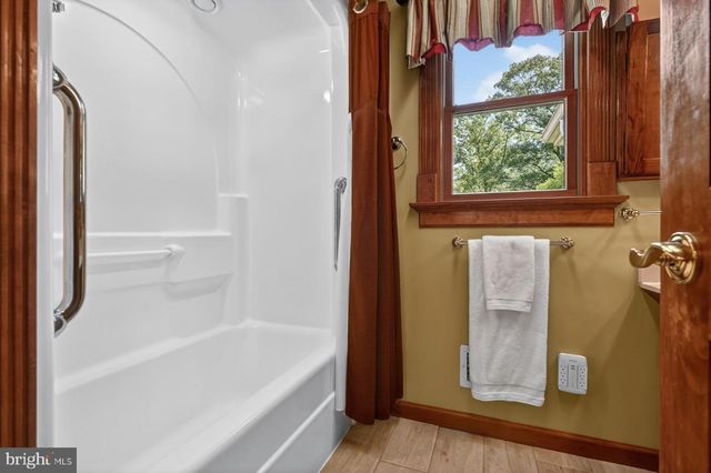 1304 BRYAN POINT RD, Accokeek, MD 20607