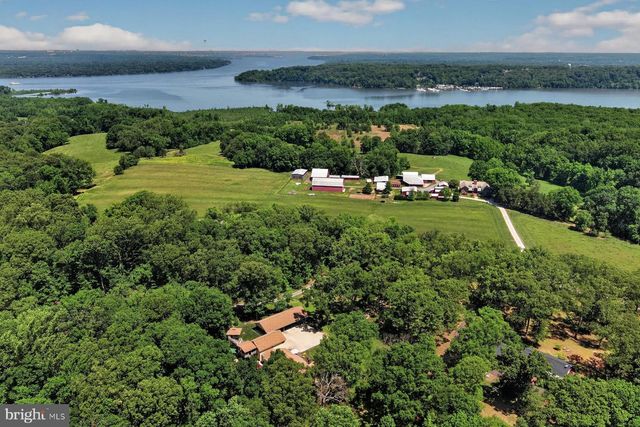 1304 BRYAN POINT RD, Accokeek, MD 20607