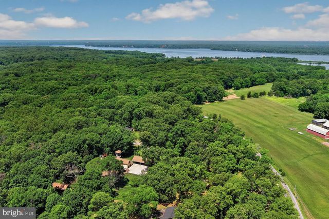1304 BRYAN POINT RD, Accokeek, MD 20607
