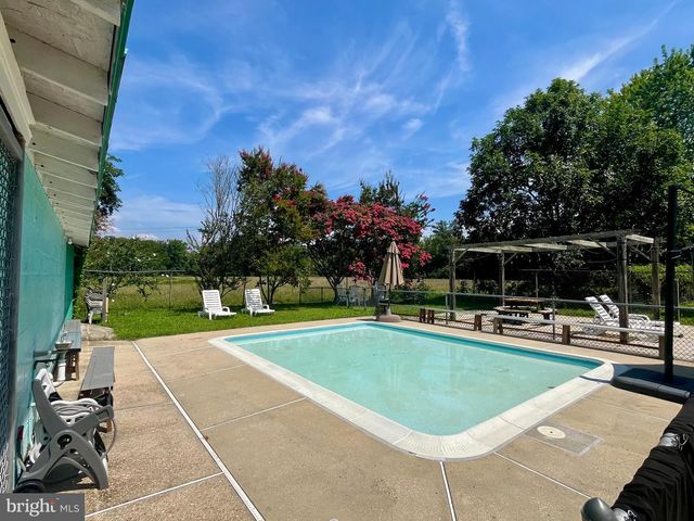 1304 BRYAN POINT RD, Accokeek, MD 20607