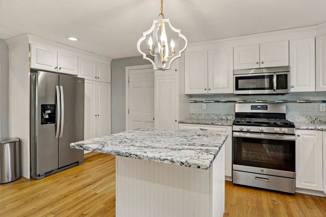 10 Briar Patch Lane, Mashpee, MA 02649
