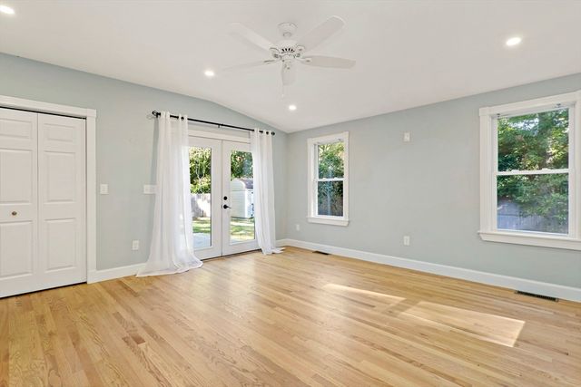 10 Briar Patch Lane, Mashpee, MA 02649