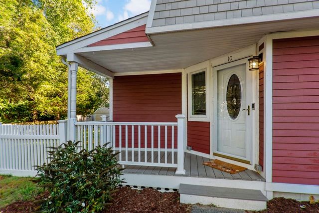 10 Briar Patch Lane, Mashpee, MA 02649