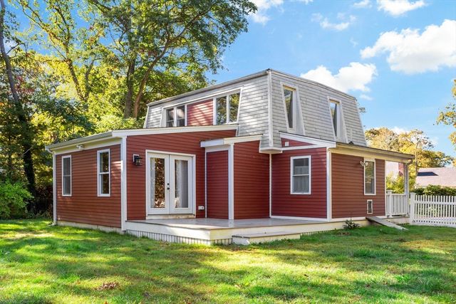 10 Briar Patch Lane, Mashpee, MA 02649