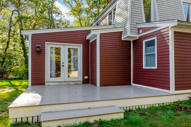 10 Briar Patch Lane, Mashpee, MA 02649