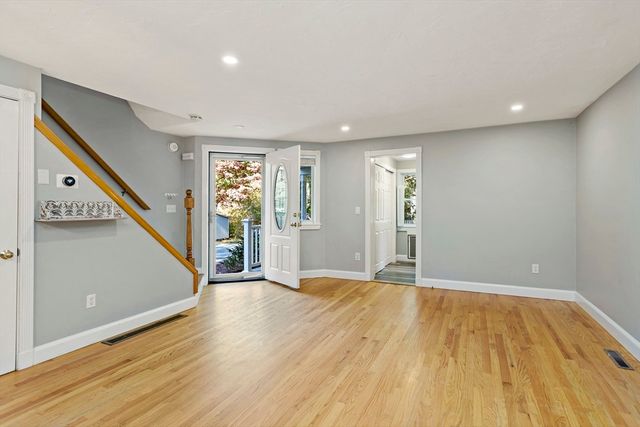 10 Briar Patch Lane, Mashpee, MA 02649