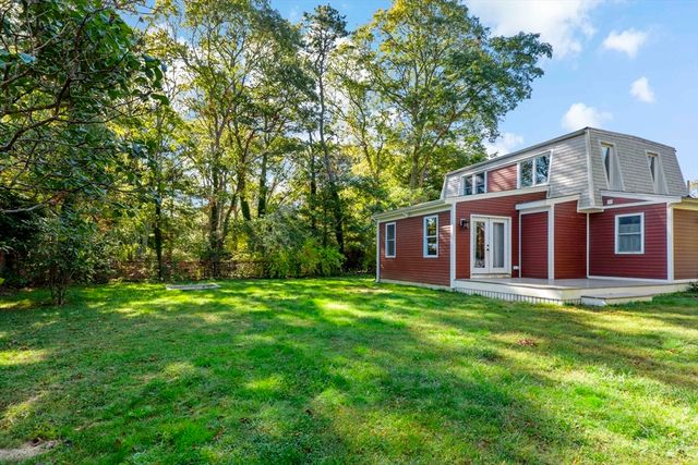 10 Briar Patch Lane, Mashpee, MA 02649