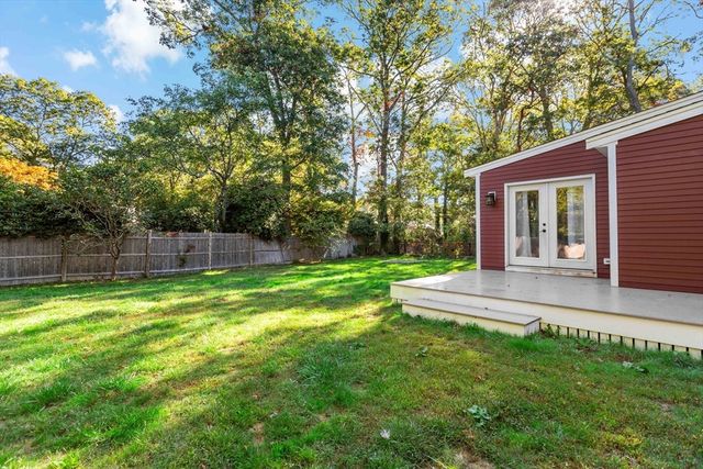 10 Briar Patch Lane, Mashpee, MA 02649