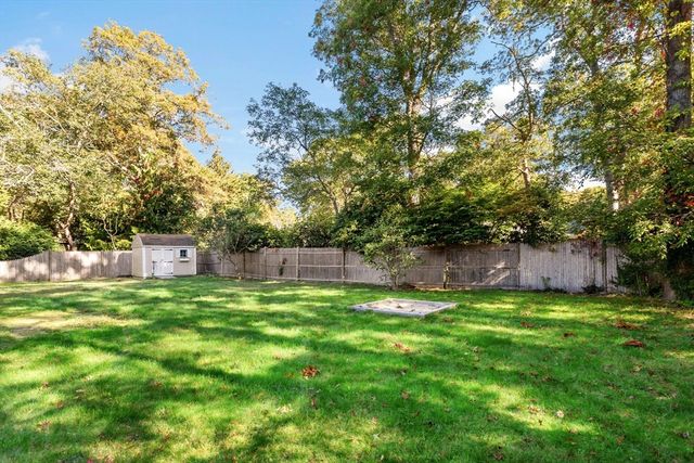 10 Briar Patch Lane, Mashpee, MA 02649