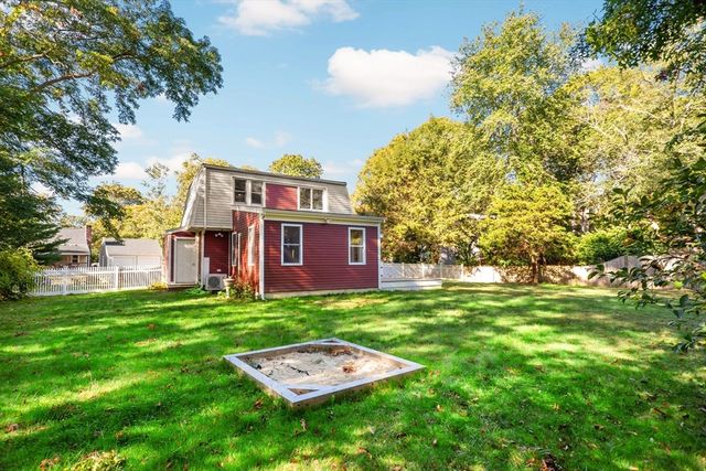 10 Briar Patch Lane, Mashpee, MA 02649