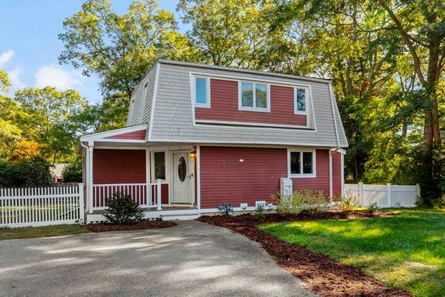 10 Briar Patch Lane, Mashpee, MA 02649