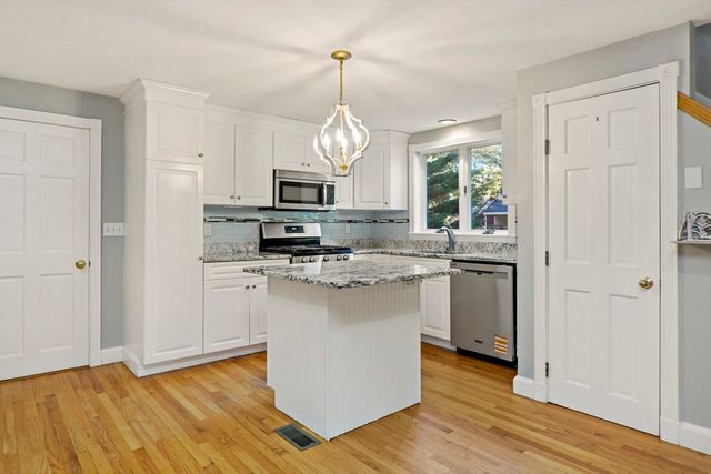 10 Briar Patch Lane, Mashpee, MA 02649