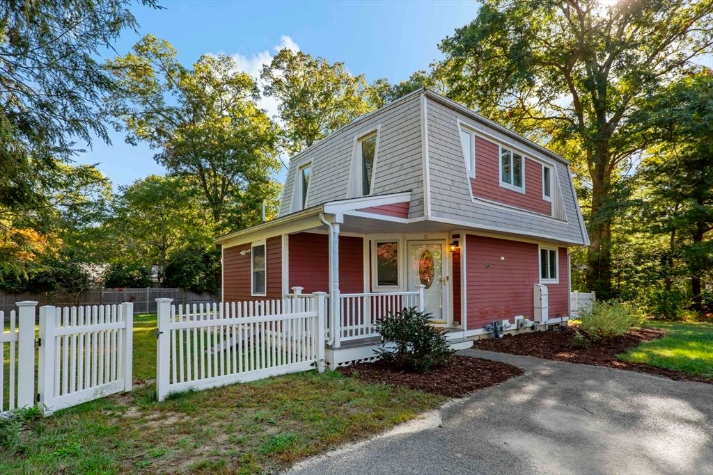 10 Briar Patch Lane, Mashpee, MA 02649