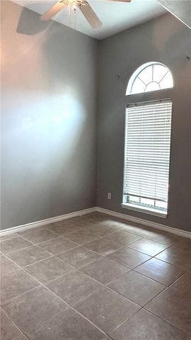 6825 Guinevere St, Corpus Christi, TX 78414
