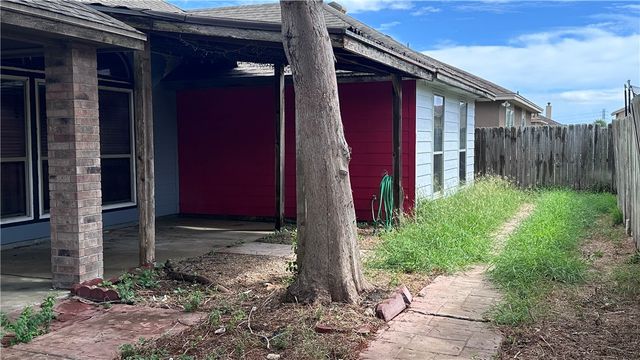 6825 Guinevere St, Corpus Christi, TX 78414